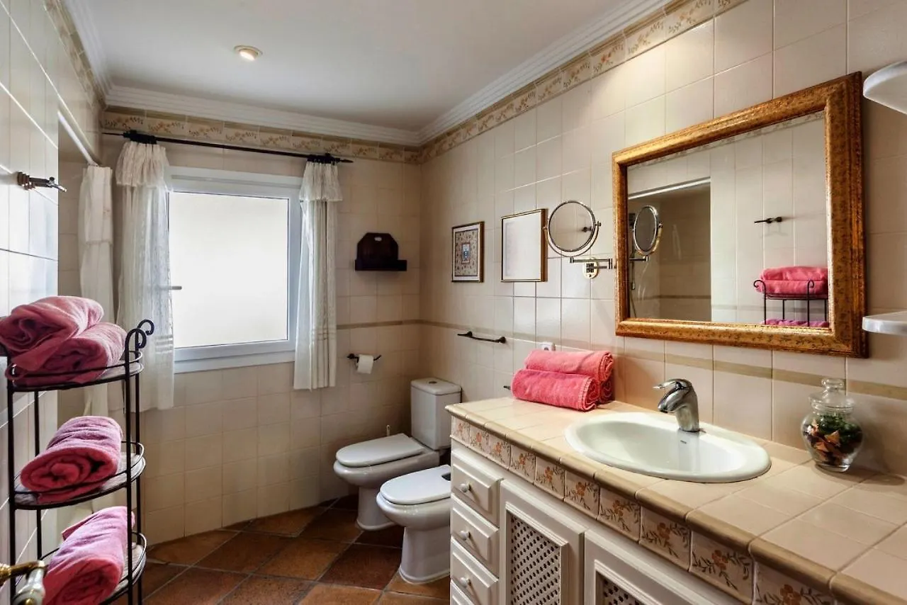 Villa Amoros كالا راتخاذا